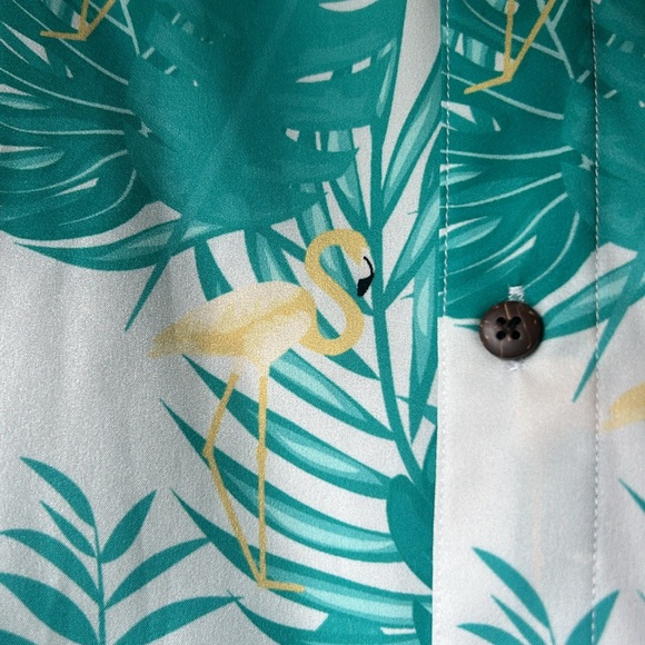 Men’s short sleeve button down with palms and flamingos - Picture 3 of 4